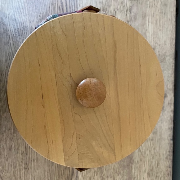 Longaberger Medium Fruit Basket - Picture 3 of 4